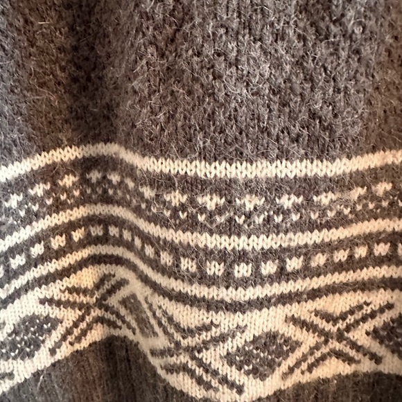 Light grey and white Fair Isle style sweater - Sm/Med boxy fit - Picture 4 of 4